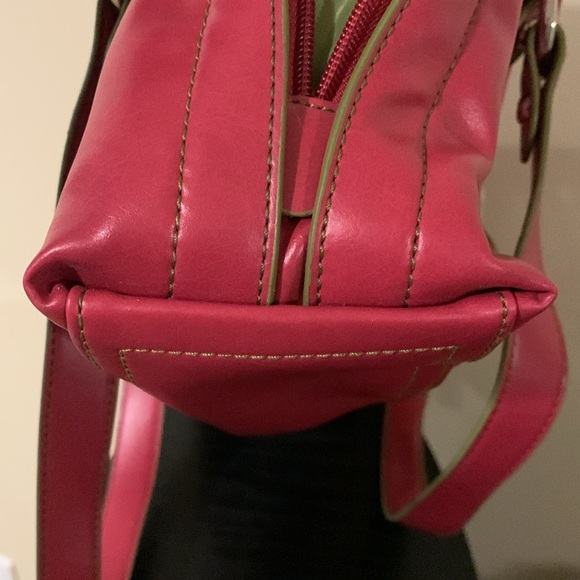 🔥Sale🔥 Red Purse with Forrest Green Trim & Linning - Picture 9 of 9